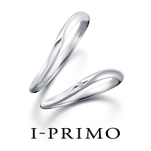 I-PRIMO(アイプリモ):＜プレオネ＞ツイストされた細身リングが上品な雰囲気に