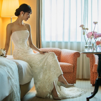 JR KYUSHU　STATION HOTEL KOKURA（JR九州ステーションホテル小倉）:【NEW】2泊３日滞在型ウエディング【80名216万円】120万円分の豪華特典＆宿泊2泊プレゼント:小倉駅直結でゲストも安心！博多や山口、空港からもアクセス抜群！上質ホテルウエディング♪新郎新婦様の宿泊つきウェディングは先輩花嫁からのお墨付き！今だけのご来館特典：【皆様へ※先着順】ホテルペアディナー招待券をプレゼント！【式場見学の1軒目が当ホテルだと】ウエディングアイテム10万円分（組数限定！）も♪