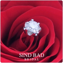 SIND BAD BRIDAL:「パカッ」とバラのケースでプロポーズ　デザインを二人で選べる オプション料金なし