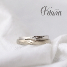atelier Kiona.（アトリエ キオナ）:星形にセットしたダイヤをポイントに♪ツチメをちょい足し結婚指輪＾＾
