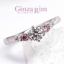 Ginza Rim／銀座リム:【銀座リム／リエ】ピンクダイヤ好きならコレ！大粒のピンクが煌めくエンゲージリング