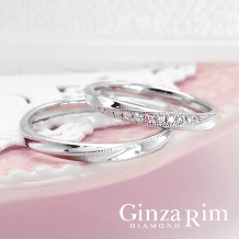 Ginza Rim／銀座リム:【銀座リム／ダイアン】繊細なミル打ちに、ピンクダイヤが煌めく細みリング
