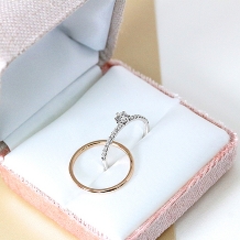 Ginza Rim／銀座リム:【銀座リム／キャメロン】二連のリングが重なる可憐な婚約指輪