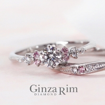 Ginza Rim／銀座リム:【銀座リム／アナベル】4石のピンクダイヤが贅沢に煌めく、華やか＆可憐な婚約指輪