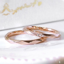 Ginza Rim／銀座リム:【銀座リム／カルラ】ふたりを繋ぐ運命の赤い糸・ピンクゴールドの指輪で愛を誓う。
