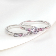 Ginza Rim／銀座リム:【銀座リム／ステラ】連なるダイヤモンドに煌めく、一粒のピンクの輝き