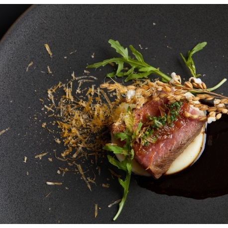 THE HILLTOP TERRACE NARA（ザ・ヒルトップテラス奈良）：連休初日限定！豪華A5和牛試食×最大140万円優待×森のチャペル