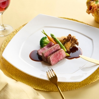 結婚式場：8月BIG＼大階段入場体験×2万相当厳選牛試食／最大170万特典付★