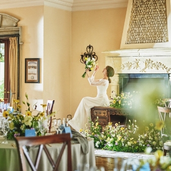 ハートフィールド（ＨＥＡＲＴ　ＦＩＥＬＤ）:【春婚割☆60名243万円】2027年3月～6月の結婚式がお得に◎大安などお日柄が良い日も対象:ブライダルフェアでは、国産牛×フォアグラを含む3万円相当の豪華試食が無料で味わえる■更に、エリア隨一の大聖堂では挙式体験や大階段からの入場体験で結婚式のイメージが膨らむはず■ドレス割引を含む、期間限定20大特典は最大100万円のご優待も♪お得に結婚式を叶えたいなら早めのご予約がおすすめ