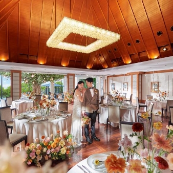 ソラ 神戸　SOLA KOBE:【早得◇来春プラン】2026年3～6月限定《最大110万優待》ゼクシィネット限定プラン:三宮から車で5分の好アクセス◇神戸のすべてが見渡せる上質空間で感動的な1日を。衣装や引出物などが持込フリーで自由度の高い自分たちらしいウエディングをご提案。異なる雰囲気の3つの披露宴会場では10名様～150名様まで幅広くご利用頂けます。＼対象フェアをご予約で／【見学1件目午前来館で】自宅からOK！9時来館ならタクシー片道分最大5,000円分プレゼント◇ギフトカード2万円分◇4万円相当のコース試食付＊地産地消の食材を中心に黒毛和牛やオマール海老など（季節により食材変更の場合有り）【豪華成約特典】会場見学1件目で衣装20万円＆挙式料20万円分プレゼントなど、ウェディングアイテム最大150万円相当のプレゼント。