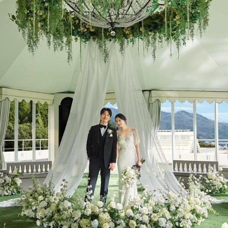 ソラ 神戸　SOLA KOBE：【火曜限定】貸切見学＆挙式体験×ペアランチ券＆挙式料20万円