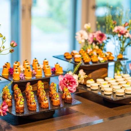 コンラッド東京：GW特別企画 カナッペ＆シャンパンで楽しむウェルカムフェア