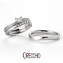 ＜イランイラン＞婚約指輪　お揃いの結婚指輪との重ね着けで指先を美しく演出
