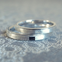 ＯＲＥＣＣＨＩＯ（オレッキオ）:＜ゲットウ＞結婚指輪　スターダスト仕上げと鏡面仕上げのコンビでシャープなデザイン