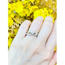 ダイヤモンド専門店　ＫＡＯＫＩ（カオキ）:0.2ctのセンターダイヤが凛と輝く。結婚指輪と重ね付けの相性も良く大人気！