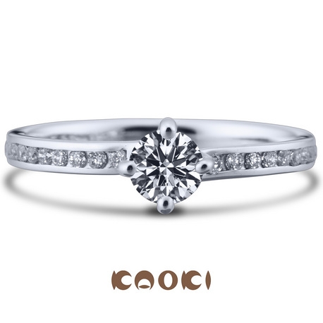 ダイヤモンド専門店　ＫＡＯＫＩ（カオキ）:細身で立派に輝く婚約指輪。大人花嫁に大人気！エタニティタイプの婚約指輪！