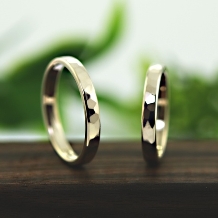 結婚指輪専門店　工房Ｒｙｏ:【人の手で作り上げる模様に温もりを感じる結婚指輪】シンプル鎚目