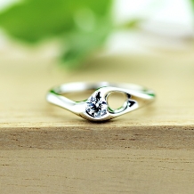 結婚指輪専門店　工房Ｒｙｏ:【女性が喜ぶ工夫を凝らしたデザイン】屋久杉エンゲージリング