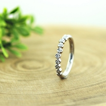 結婚指輪専門店　工房Ｒｙｏ:【あえて不揃いに並べたダイヤモンド！】スイートテン
