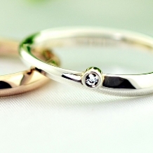 結婚指輪専門店　工房Ｒｙｏ:【好きな位置にダイヤをつけれる結婚指輪】曲線と妖精ダイヤ
