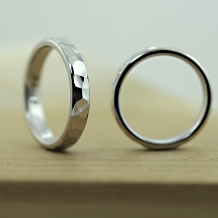 結婚指輪専門店　工房Ｒｙｏ:【男性からも人気の結婚指輪】幅広の鎚目（つちめ）リング