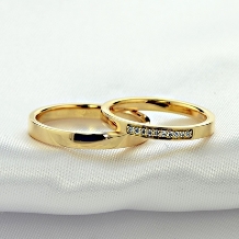 結婚指輪専門店　工房Ｒｙｏ:ダイヤ入りのスタイリッシュな結婚指輪