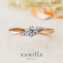 VANillA（ヴァニラ）:ダイヤが美しく輝くようデザインされた、指元にも美しく馴染む結婚指輪