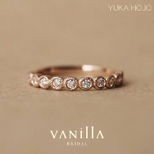 VANillA（ヴァニラ）:婚約指輪と結婚指輪の兼用におすすめ♪普段使いできるエタニティリング