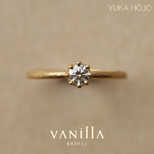 VANillA（ヴァニラ）:毎日着けたい花嫁様におすすめのシンプル＆オシャレな婚約指輪