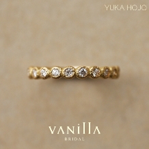 VANillA（ヴァニラ）:婚約指輪と結婚指輪の兼用におすすめ♪普段使いできるエタニティリング