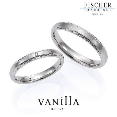 VANillA（ヴァニラ）:両サイドに手作業で等間隔に施されたカッティングの輝きが美しい、シンプルな結婚指輪