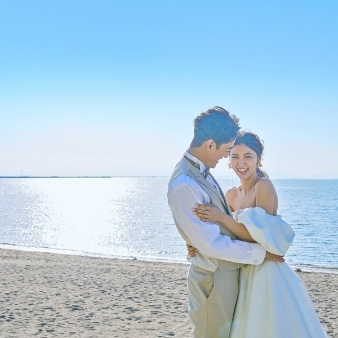 アルモニーヴィラ オージャルダン(HARMONIE VILLA EAU JARDIN):【実はゲストも嬉しい!人気の平日プラン!】婚礼費用の総額から20%特別ご優待!:【■■■今秋追加リニューアル■■■】スケールアップした本格リゾート空間を体験!海リゾートならではクルーザーでの1.5次会も可能!憧れのNew*リゾートを1組貸切ウェディング◆リニューアル記念*2024年6月末までのご結婚式なら最大120万円ご優待《空港2分・県内外問わずバス2台・宿泊5万円付き》好アクセス&おもてなし好評☆ゲストを呼べる国内リゾート◆1件目のご来館ならギフト券10,000円プレゼント!◆さらにドレス1着分30万円プレゼント、お料理コース半額など今だけ限定のBIG特典付き◆