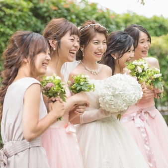 ホワイトパレス（ルミエール）:【2026年3～5月限定】　80名211万　最大70万優待☆　衣裳もお得な☆新春ウィンタープラン:■アクセスも便利な駅やインターからも車で10分以内の好立地！　■更にゲストへ送迎バスをご用意！　■選べるパーティ会場はナチュラル・和モダン・豪華な会場と幅広く対応。　■プライベートガーデン付きのチャペルではウェルカムパーティもおススメ☆来館特典として「花嫁に嬉しいバスボム」をプレゼント　◆更にご成約特典では「豪華コース料理無料試食会へご招待」※ご来館時にスタッフへお声かけください。