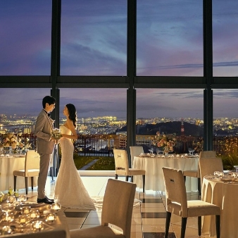 結婚式場：【黒毛和牛2.5万試食】絶景リゾートW体験*160万優待&amp;送迎付