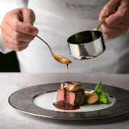 新横浜プリンスホテル：人気No.1【豪華15大特典】黒毛和牛試食＆絶景チャペル挙式体験