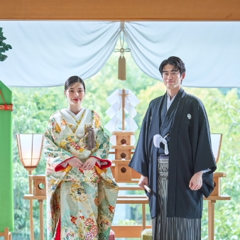 結婚式場：緑×光の自然を感じられる神殿でモダンW◆2万円の絶品コース付