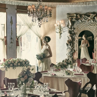 TABLEAUX（タブローズ）:【ゼクシィ限定】『必要なアイテムが全て入った充実プラン』（60名235万円→192万円）:【挙式日程変更無料◎】代官山タブローズでは、おふたりとゲストの皆様に安心して当日を迎えていただけますよう、ご結婚式のご日程を無料でご変更いただけます。ヨーロッパの街並み漂うレストランを全館貸切。開放的なテラスも贅沢に使い、ゲストの皆様とゆったり過ごせる優雅な一日を。