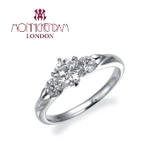 サイドのダイヤモンドのボリューム感と高いデザイン性が魅力の婚約指輪