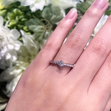 ＴＡＫＥＵＣＨＩ　ＢＲＩＤＡＬ:【ロイヤル・アッシャー】ならではのダイヤモンドの贅沢な輝きを堪能できる婚約指輪