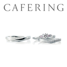 サイドのピンクダイヤモンドが可愛らしい印象の特別感ある婚約指輪