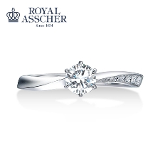 片側にダイヤモンドが並ぶアンニュイな婚約指輪ロイヤルアッシャーならではのデザイン