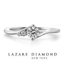 アシンメトリーのデザイン性が魅力の【ラザールダイヤモンド】が手掛ける婚約指輪