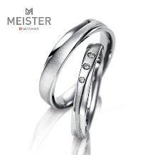 マット加工とツヤの両方を楽しむことができる洗練されたデザインの結婚指輪