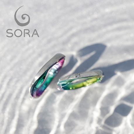ＴＡＫＥＵＣＨＩ　ＢＲＩＤＡＬ:自由なカラー発色でふたりだけの特別な結婚指輪を『SORA』で叶えます