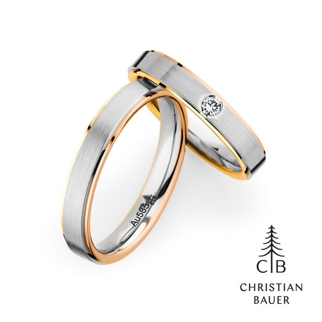 ＴＡＫＥＵＣＨＩ　ＢＲＩＤＡＬ:シンプルかつ色味が加わることでデザイン性も高い【クリスチャンバウアー】の結婚指輪