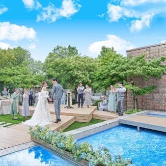 結婚式場：＼水辺のリゾート邸宅／180万円特典＊憧れドレス体験＆豪華試食