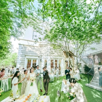 結婚式場：＼連休LAST*140万特典／都心の森*貸切一軒家ALL体験×豪華試食付