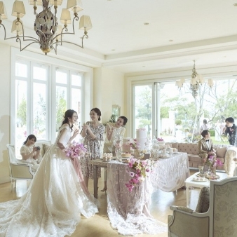 結婚式場：＼迷ったらこれ*155万優待♪／卒花支持率No1の演出体験×4万試食