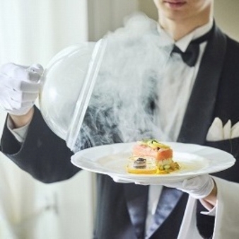 セントグレースヴィラ:＜家族挙式＞挙式・会食*専用会場でお料理中心のパーティー*ご親族だけで貸切のプラン