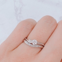 【お持ちの婚約指輪にぴったり重なる指輪を作ります】なめらかな着け心地が人気の理由